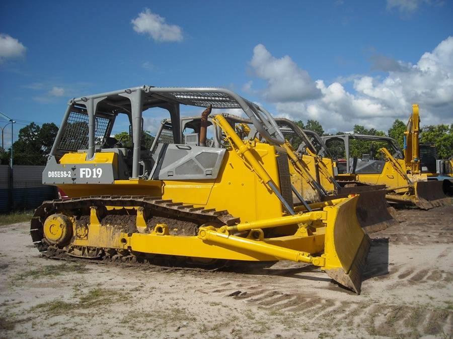 Бульдозера комацу 85. Komatsu d85. Бульдозер Komatsu d85. Бульдозер Komatsu d85ess-2a. Бульдозер Комацу 85.