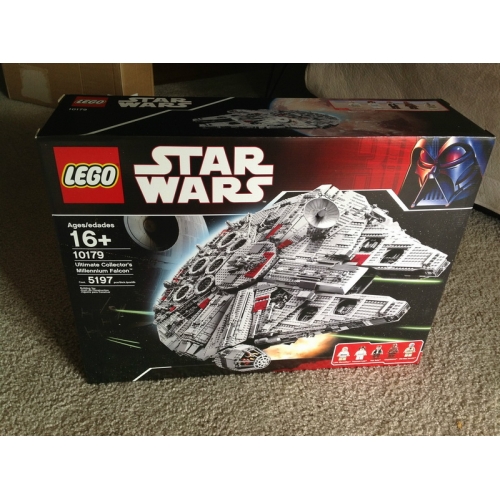 Ultimate Collector's Millennium Falcon - LEGO Star Wars 10179